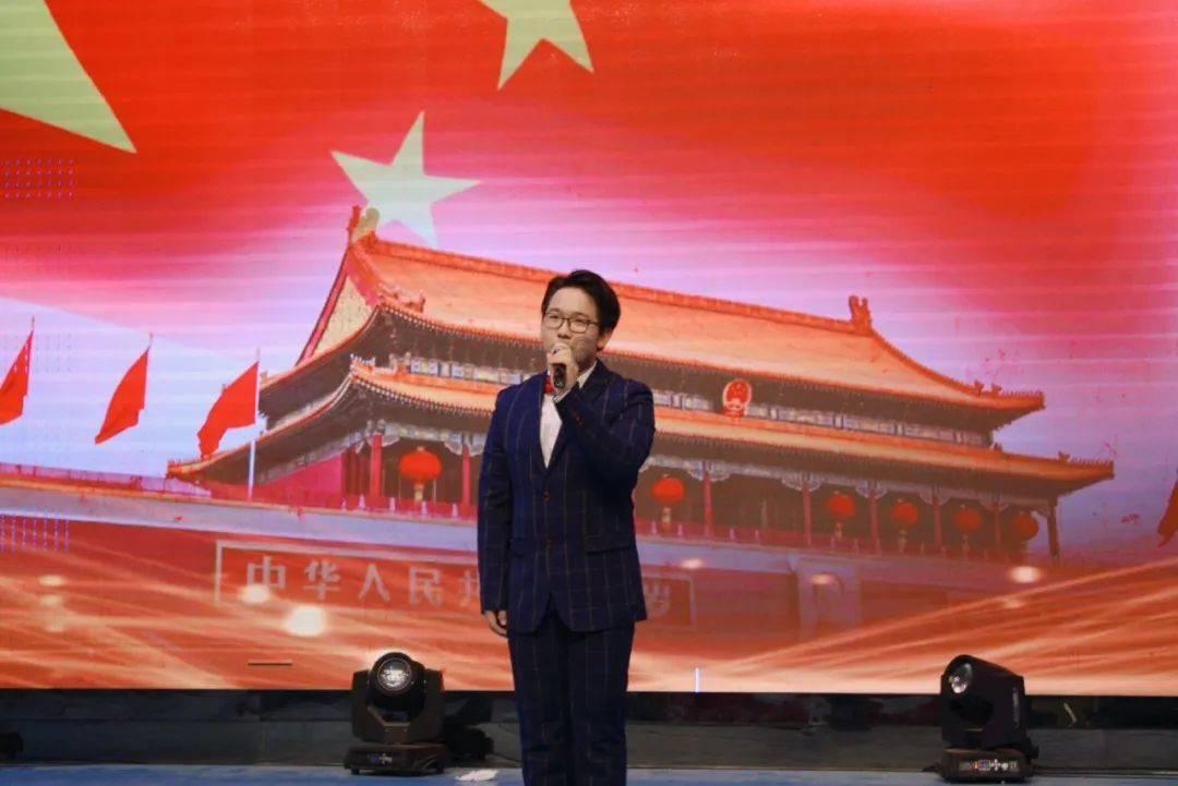 哈尼和她的宠物们